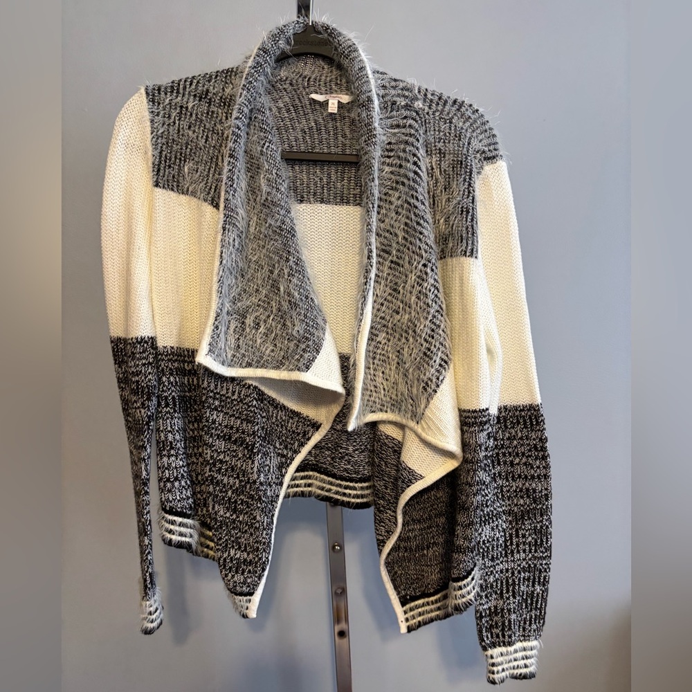 Candie’s Cardigan Sweater Women‎ XL Black&White Cropped Waterfall Open Fuzzy